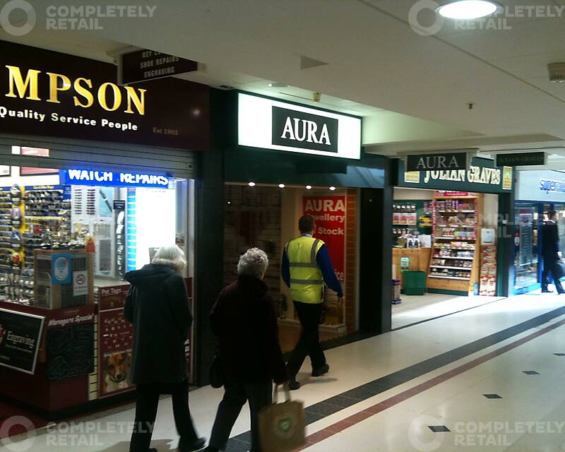 17 Bell Walk, Eastgate Shopping - Picture 1