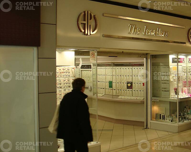 Unit 18, Lewisham Shopping Centre - Picture 1