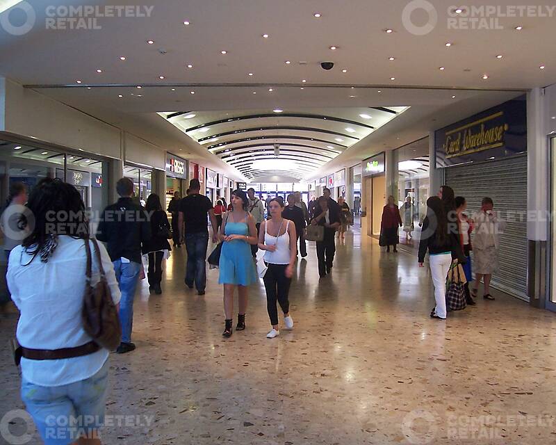 Unit 4, Dunkerque Mall, Hill Street Shopping Centre - Picture 1