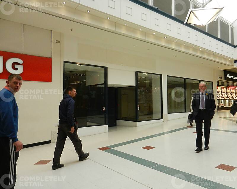 unit 40, Cornmill Shopping Centre - Picture 2