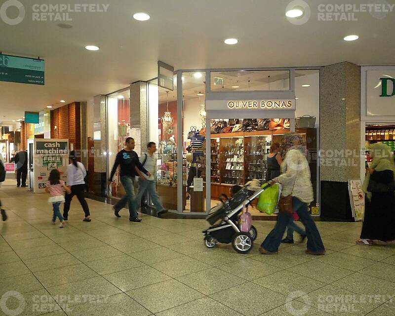 42a (Kiosk 2b), Ealing Broadway Shopping Centre - Picture 1