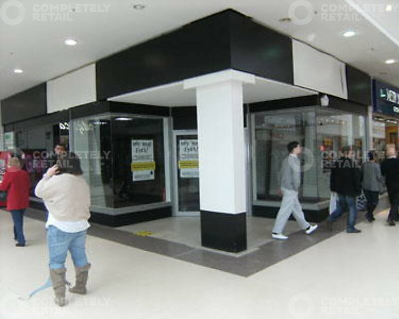 Unit 29 Hamilton Way, The Oak Mall Shopping Centre - Picture 1