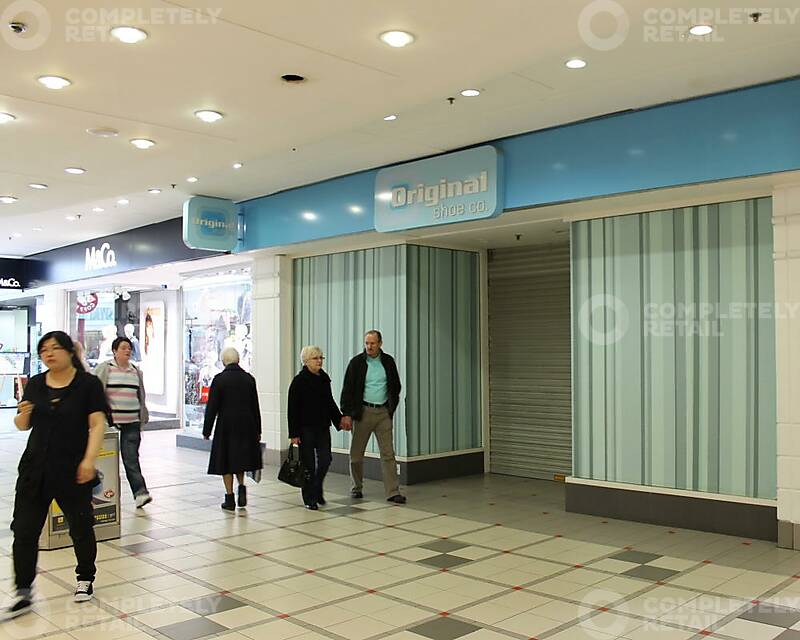 46 Plaza, East Kilbride Shopping Centre - Picture 1