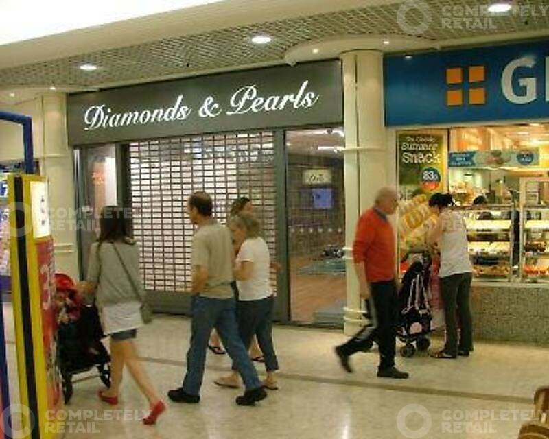 Unit 16, Priory Shopping Centre - Picture 1