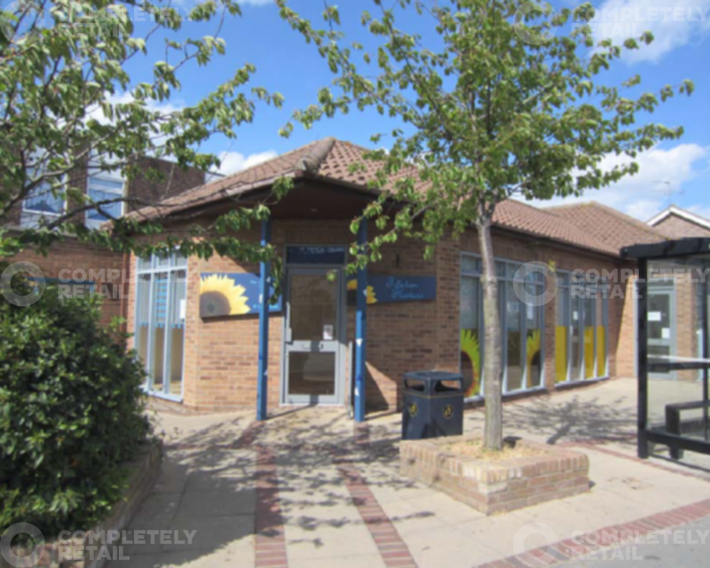 Unit 19, Triangle Shopping Centre - Picture 1