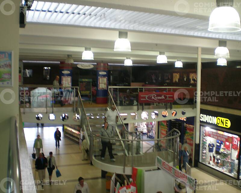 Balcony Restaurant First Floor, Middleton Shopping Centre - Picture 1