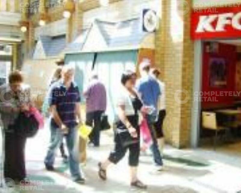 K14, Green Lanes Shopping Centre - Picture 1