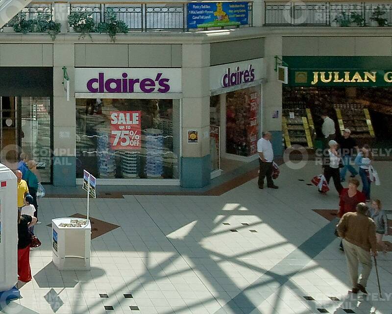 Unit 19, St Elli Shopping Centre - Picture 1