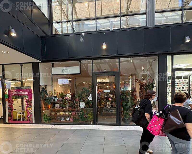 Unit 11, White Lion Walk Shopping Centre, Guildford - Picture 2026-10-21-11-50-25