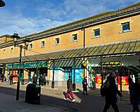 Unit SU11, Queens Square