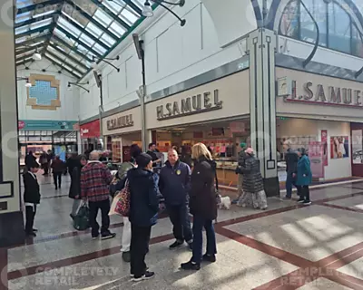 Unit 35, King's Walk, Priory Meadow