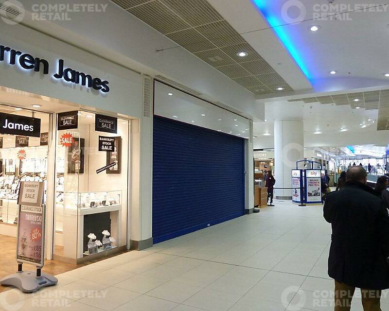 11 Acresfield Mall, Crompton Place - Picture 1