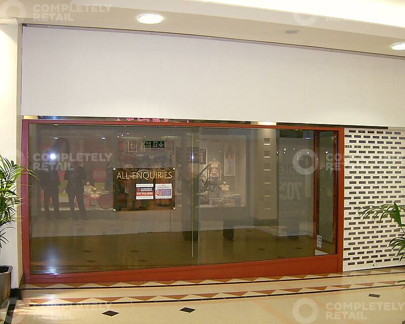 23, Victoria Shopping Centre - Picture 1