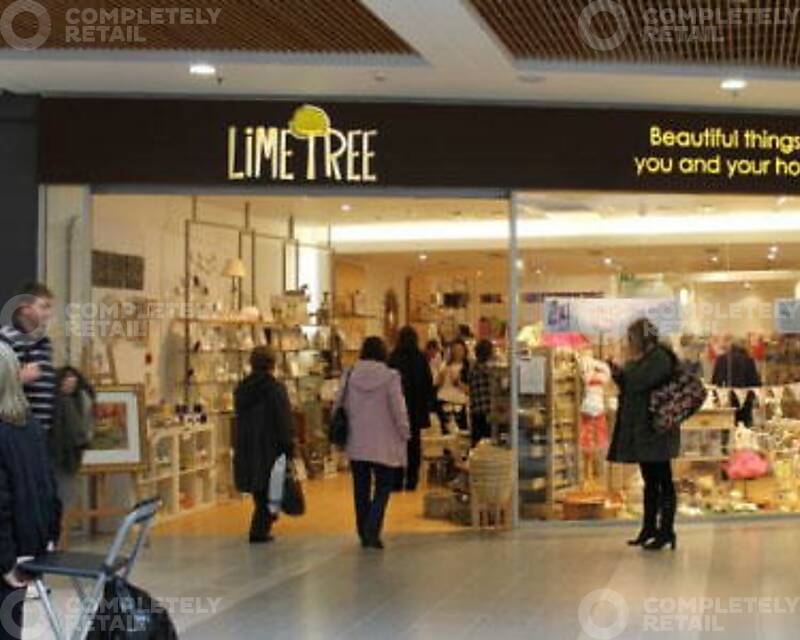 LR9 Centre West, East Kilbride Shopping Centre - Picture 1