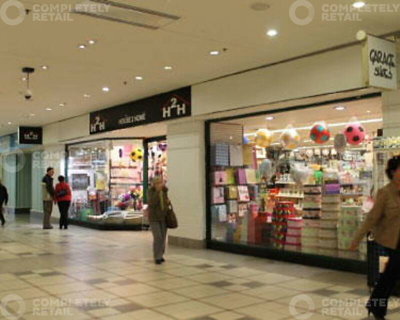 44-45 The Plaza, East Kilbride Shopping Centre - Picture 1