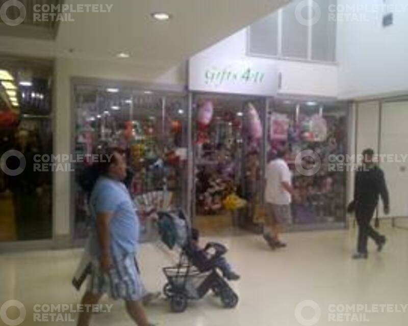 B12, The Mall Wood Green - Picture 1