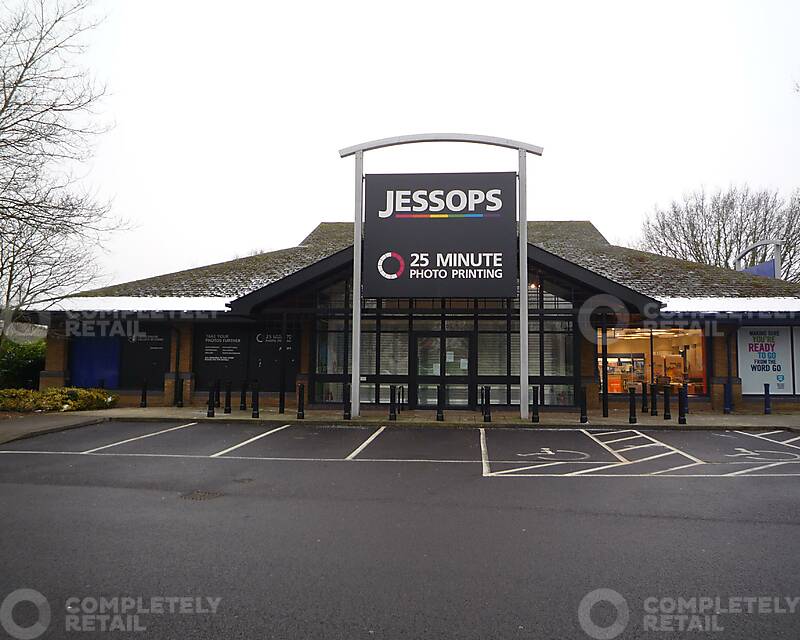 Unit 3, Hedge End Retail Park - Picture 3