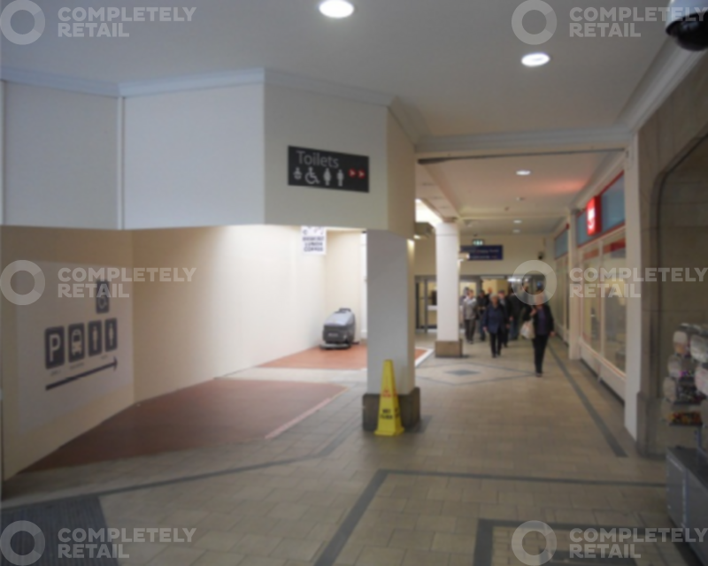 15A , Westmorland Shopping Centre - Picture 1