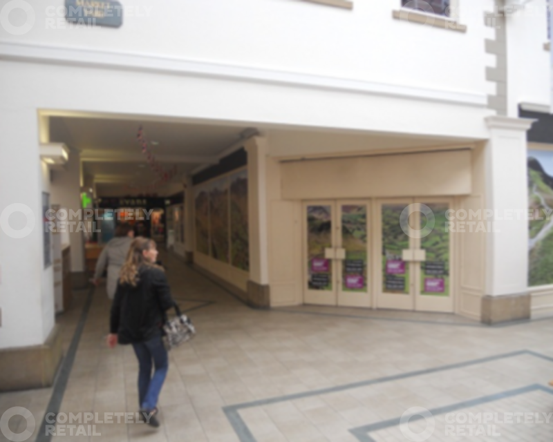19, Westmorland Shopping Centre - Picture 1