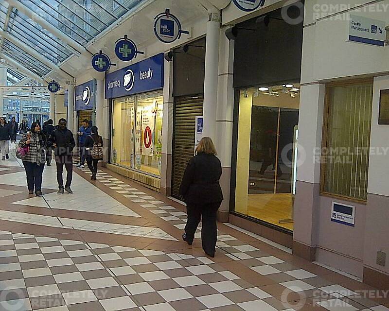 26a The Mall, Mill Gate Shopping Centre - Picture 1