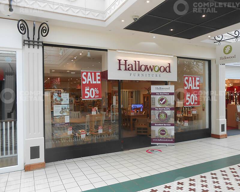 31 Obelisk Way, Camberley Shopping – The Mall, Camberley - Picture