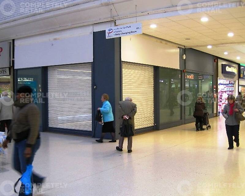 79, Waltham Cross Shopping Centre - Picture 1