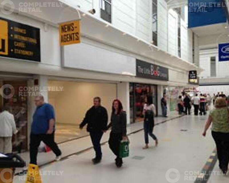 34 Kingfisher Walk, Kingfisher Shopping Centre - Picture 1