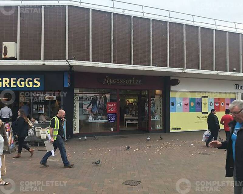 Unit 42, Falkland Square, Dolphin Shopping Centre, Poole - Picture 2020-01-23-12-13-21