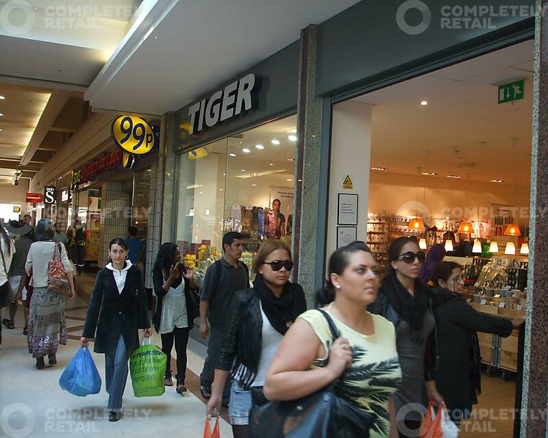 45/46 The Mall, Stratford Shopping Centre