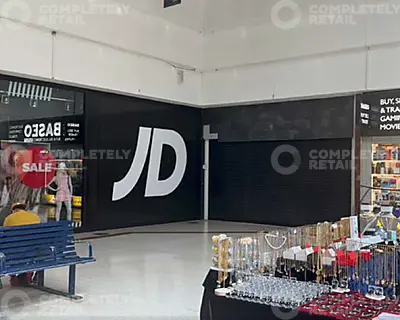 81, Stratford Shopping Centre