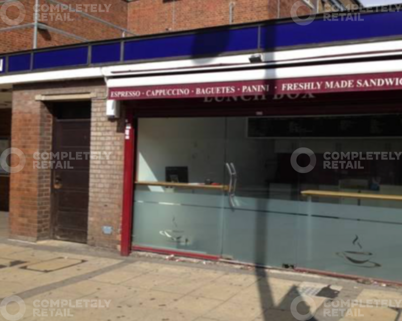 Lock up Shop, 21 Victoria Road, Ruislip Manor Station - Picture 1