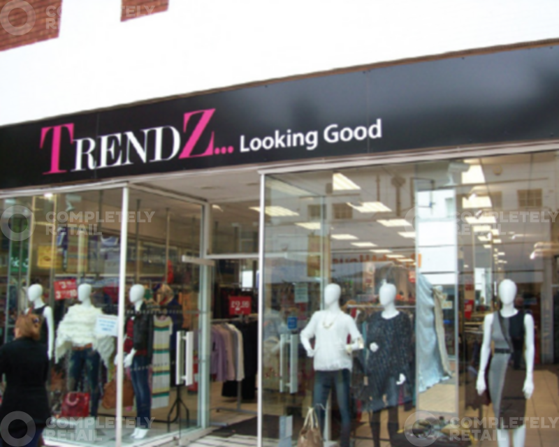 Unit 24 West Mall, Grays Shopping Centre - Picture 1