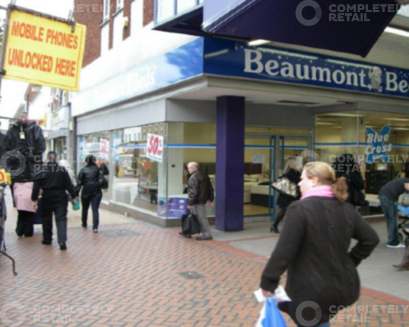Unit 20-22 West Mall, Grays Shopping Centre - Picture 1