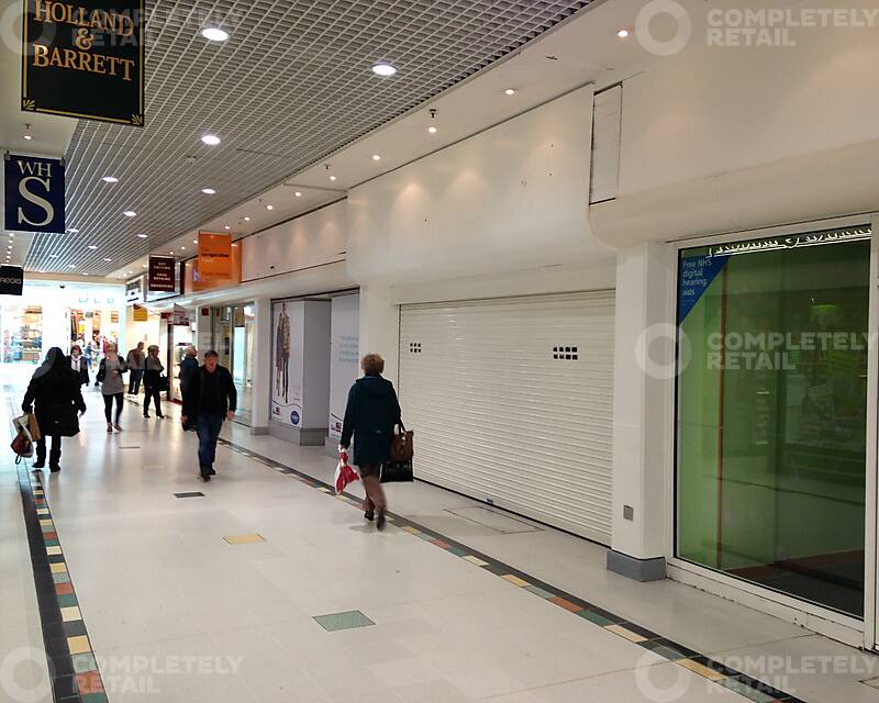 12, New Walk, Kingfisher Shopping Centre - Picture 1