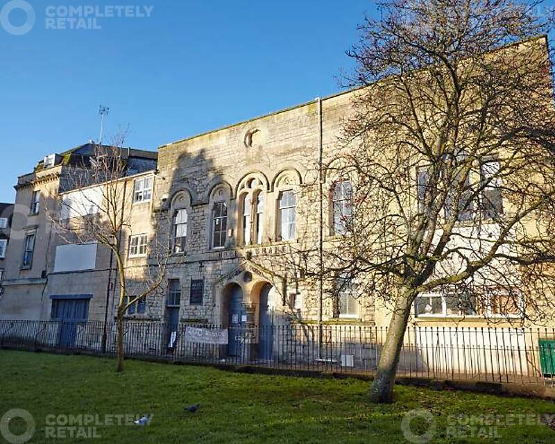 7/9, Lower Borough Walls - Picture 1