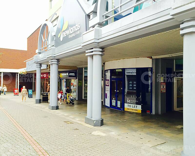 25a Gold Street, Newlands Shopping Centre - Picture