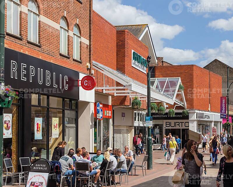 Unit 54/55, Pentagon Shopping Centre, Chatham - Picture 2025-06-05-14-45-16