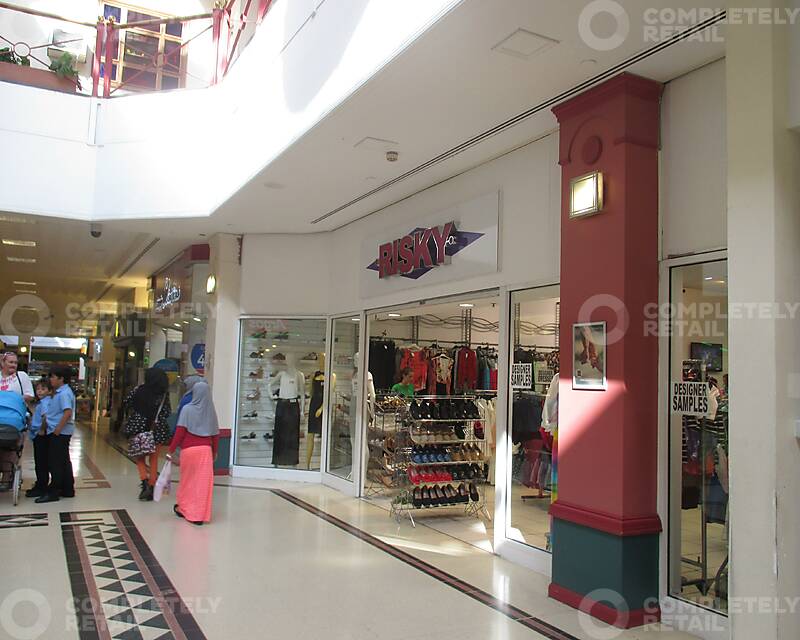 Unit 18a, Vicarage Fields Shopping Centre