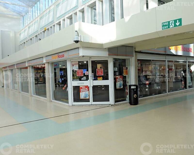 Unit 16, Churchill Shopping Centre - Picture 1
