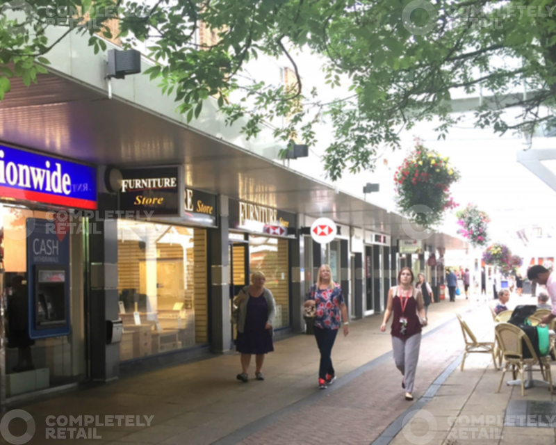 6/8 North Walk, Yate Shopping Centre, Yate - Picture 2019-12-09-16-20-24