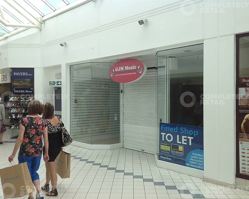 G28, Princes Quay Shopping Centre - Picture 1