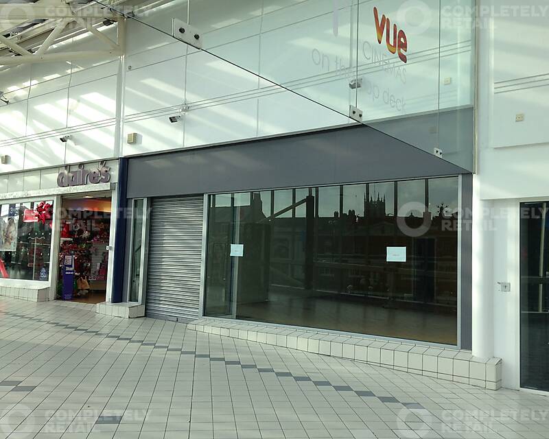 G45, Princes Quay Shopping Centre - Picture 3