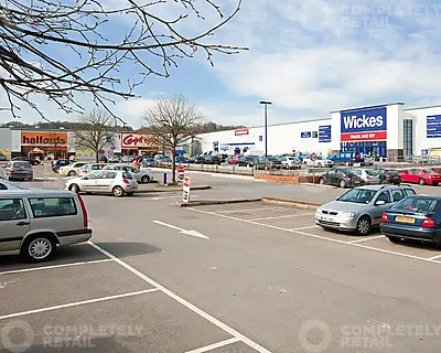 2, Reading Retail Park