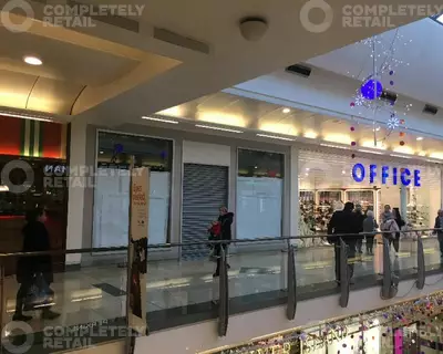 Unit 225, Upper Mall
