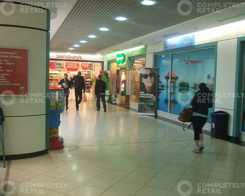 Unit 15 Clifton Down Shopping Centre - Picture 1
