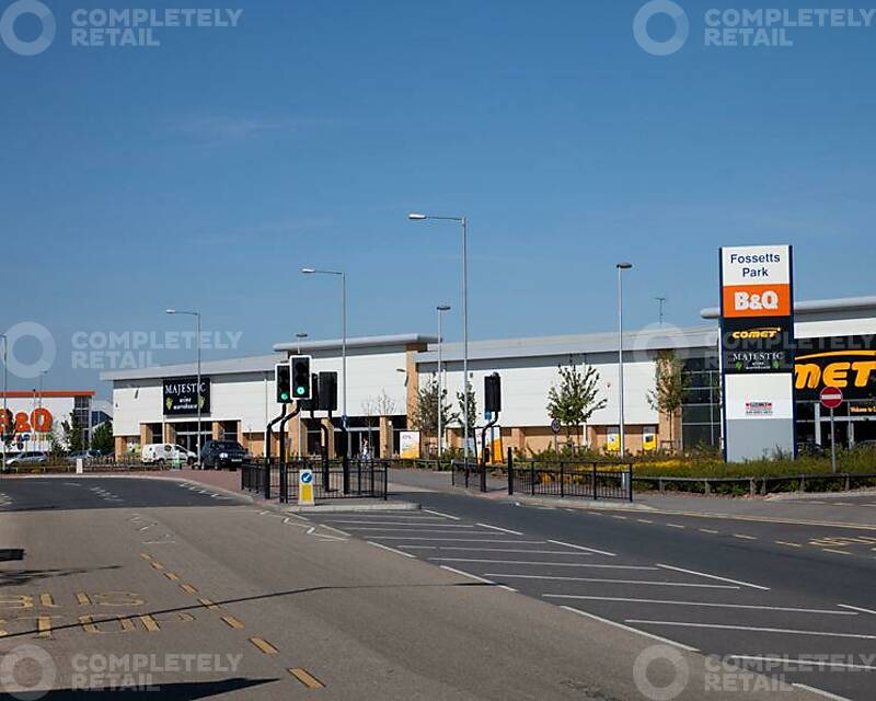 Unit A Fossetts Retail Park, Fossetts Park - Picture 1