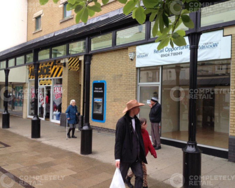 43 Queen's Road, Priory Meadow - Picture 1