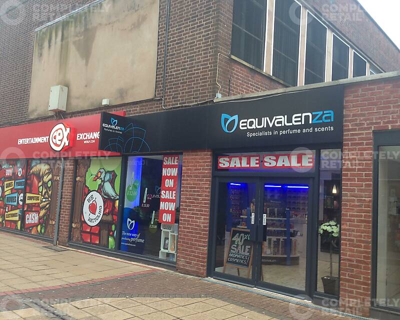 1a Spencer Court, Willow Place & Corby Town Shopping - Picture 1