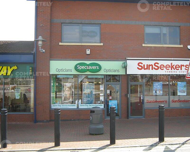 Unit 18, Harpurhey Shopping Centre - Picture 1