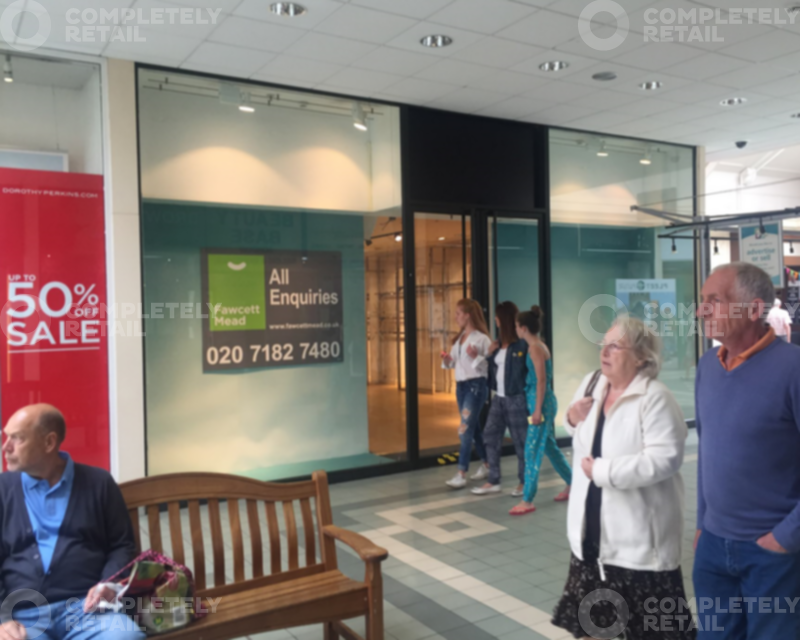 Unit 11, Hart Shopping Centre, Fleet - Picture 1